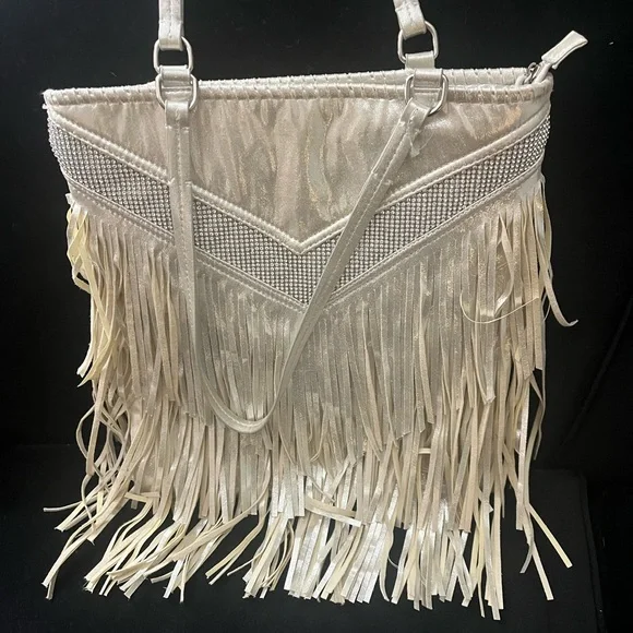 Charming Charlie Purse Rhinestone Fringe Metallic
Shimmering pearl Western Bag - Picture 9 of 9